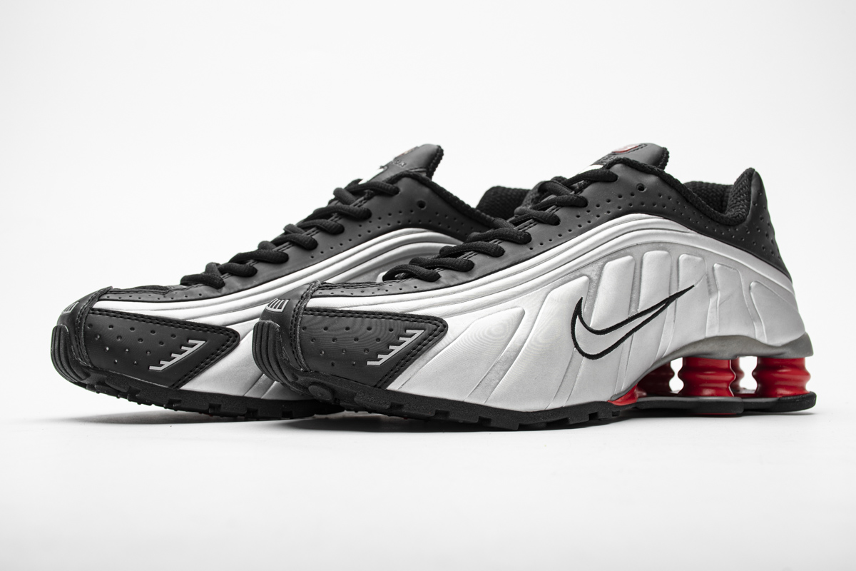 nike shox r4 black and silver